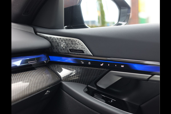 BMW 5 Serie Touring 550e xDrive | Pano - Trekhaak - HUD