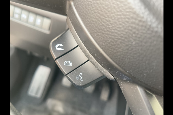 Suzuki Swift 1.2 Select Smart Hybrid uit 2025 Rijklaar + 12 maanden Bovag-garantie Henk Jongen Auto's in Helmond,  al 50 jaar service zoals 't hoort!