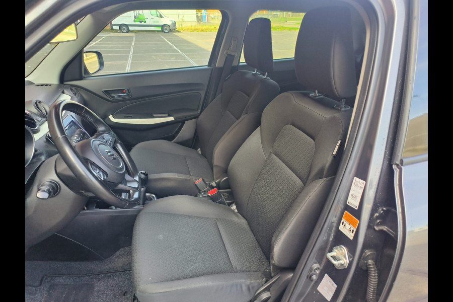 Suzuki Swift 1.2 Select Smart Hybrid uit 2021 Rijklaar + 12 maanden Bovag-garantie Henk Jongen Auto's in Helmond,  al 50 jaar service zoals 't hoort!