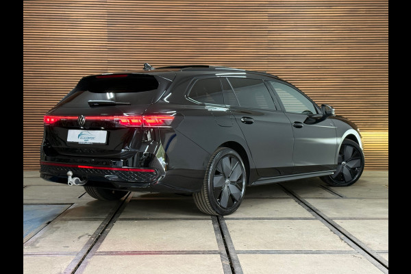 Volkswagen Passat Variant 1.5 eHybrid R-Line Black Edition | Garantie tot 2030 | 272PK |Pano|Matrix LED|H&K Sound|Massage|Trekhaak