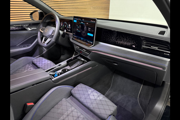 Volkswagen Passat Variant 1.5 eHybrid R-Line Black Edition | Garantie tot 2030 | 272PK |Pano|Matrix LED|H&K Sound|Massage|Trekhaak