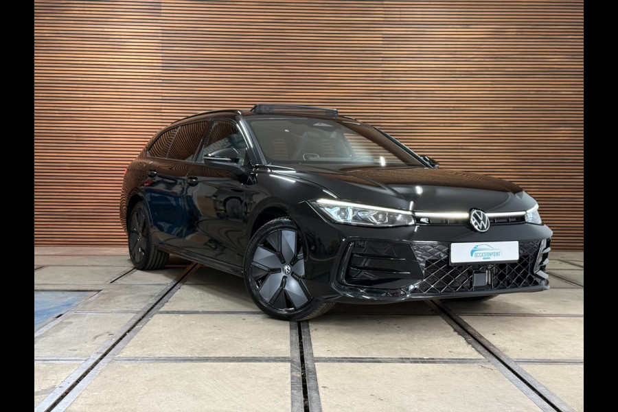 Volkswagen Passat Variant 1.5 eHybrid R-Line Black Edition | Garantie tot 2030 | 272PK |Pano|Matrix LED|H&K Sound|Massage|Trekhaak
