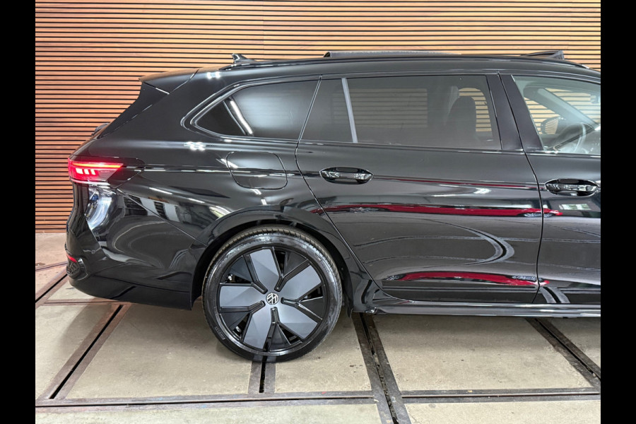 Volkswagen Passat Variant 1.5 eHybrid R-Line Black Edition | Garantie tot 2030 | 272PK |Pano|Matrix LED|H&K Sound|Massage|Trekhaak
