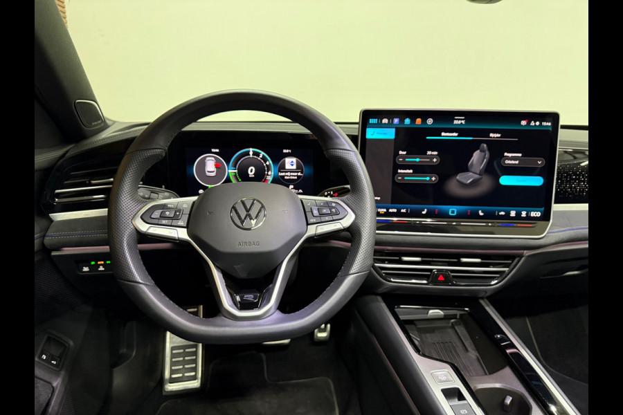 Volkswagen Passat Variant 1.5 eHybrid R-Line Black Edition | Garantie tot 2030 | 272PK |Pano|Matrix LED|H&K Sound|Massage|Trekhaak