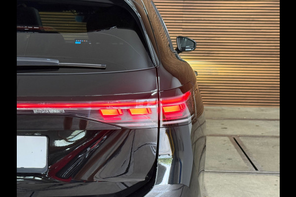 Volkswagen Passat Variant 1.5 eHybrid R-Line Black Edition | Garantie tot 2030 | 272PK |Pano|Matrix LED|H&K Sound|Massage|Trekhaak