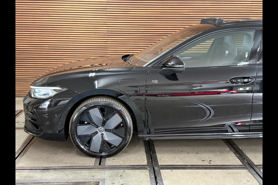 Volkswagen Passat Variant 1.5 eHybrid R-Line Black Edition | Garantie tot 2030 | 272PK |Pano|Matrix LED|H&K Sound|Massage|Trekhaak