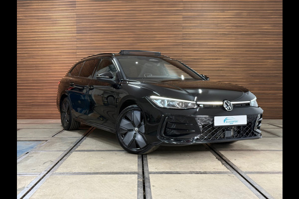 Volkswagen Passat Variant 1.5 eHybrid R-Line Black Edition | Garantie tot 2030 | 272PK |Pano|Matrix LED|H&K Sound|Massage|Trekhaak
