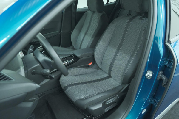 Peugeot e-2008 EV Allure Avantage 54 kWh | SOH 97,8% | 11 KW Lader | Apple Carplay | Parkeersensoren