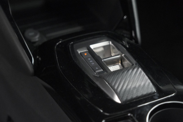 Peugeot e-2008 EV Allure Avantage 54 kWh | SOH 97,8% | 11 KW Lader | Apple Carplay | Parkeersensoren