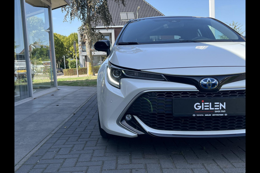Toyota Corolla 1.8 Hybrid Executive | Parelmoer wit, 18 inch, Leer/Alcantara, Stoelverwarming, Parkeersensoren, Keyless, Apple CarPlay/Android