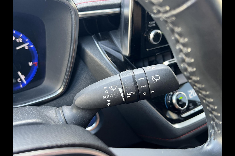 Toyota Corolla 1.8 Hybrid Executive | Parelmoer wit, 18 inch, Leer/Alcantara, Stoelverwarming, Parkeersensoren, Keyless, Apple CarPlay/Android