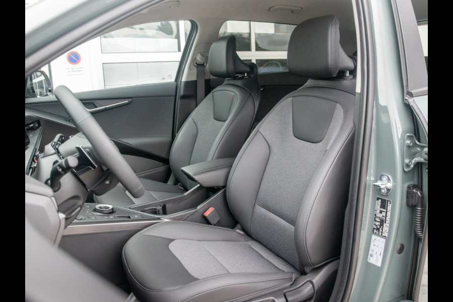 Kia Niro 1.6 GDi Hybrid DynamicLine | Actieprijs* | Navi. | Clima. | Achteruitrijcamera | Adapt. Cruise. | Parkeersensoren | Dakrails | Bekleding In Stof/Lederlook Combinatie