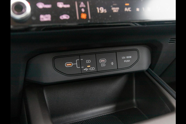 Kia Niro 1.6 GDi Hybrid DynamicLine | Actieprijs* | Navi. | Clima. | Achteruitrijcamera | Adapt. Cruise. | Parkeersensoren | Dakrails | Bekleding In Stof/Lederlook Combinatie