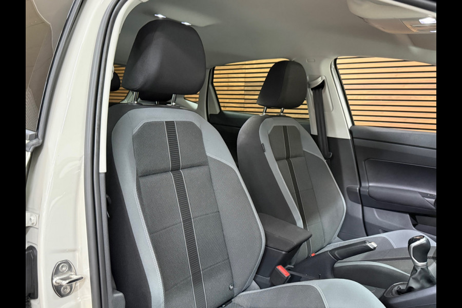 Volkswagen Polo 1.0 TSI Style Black Edition Business | Matrix LED | IQ.Light |CarPlay | Stoelverwarming | ACC | Camera | Trekhaak