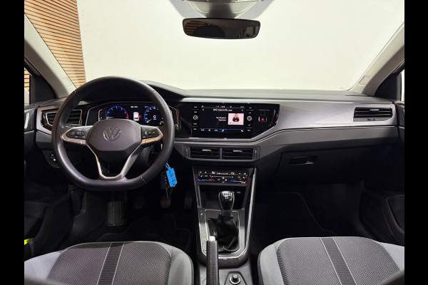 Volkswagen Polo 1.0 TSI Style Black Edition Business | Matrix LED | IQ.Light |CarPlay | Stoelverwarming | ACC | Camera | Trekhaak