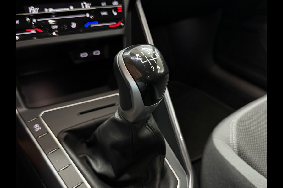 Volkswagen Polo 1.0 TSI Style Black Edition Business | Matrix LED | IQ.Light |CarPlay | Stoelverwarming | ACC | Camera | Trekhaak