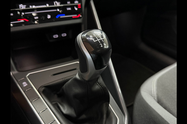 Volkswagen Polo 1.0 TSI Style Black Edition Business | Matrix LED | IQ.Light |CarPlay | Stoelverwarming | ACC | Camera | Trekhaak