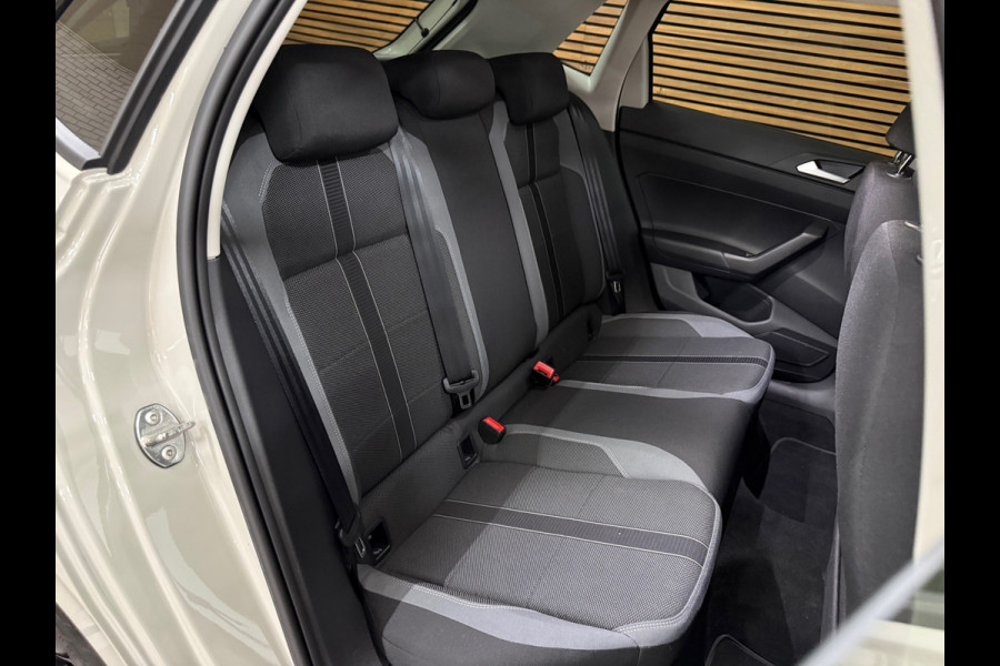 Volkswagen Polo 1.0 TSI Style Black Edition Business | Matrix LED | IQ.Light |CarPlay | Stoelverwarming | ACC | Camera | Trekhaak