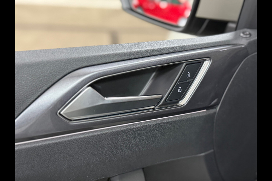 Volkswagen Polo 1.0 TSI Style Black Edition Business | Matrix LED | IQ.Light |CarPlay | Stoelverwarming | ACC | Camera | Trekhaak
