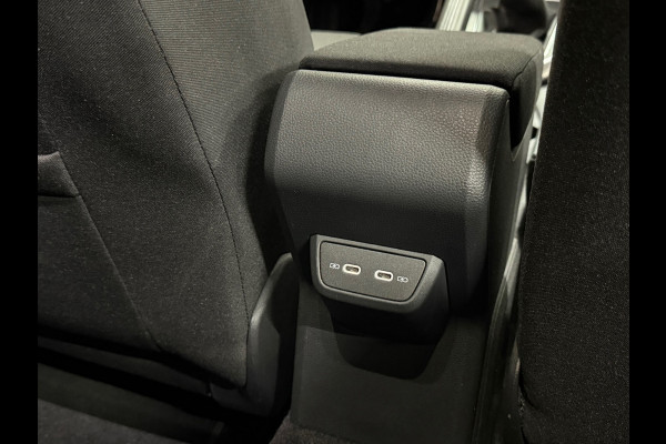 Volkswagen Polo 1.0 TSI Style Black Edition Business | Matrix LED | IQ.Light |CarPlay | Stoelverwarming | ACC | Camera | Trekhaak