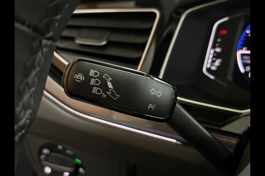 Volkswagen Polo 1.0 TSI Style Black Edition Business | Matrix LED | IQ.Light |CarPlay | Stoelverwarming | ACC | Camera | Trekhaak