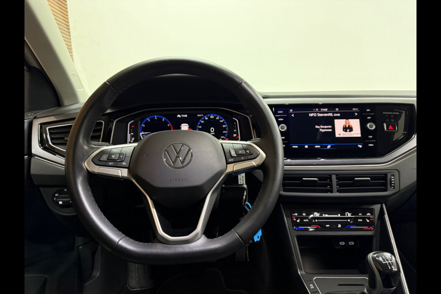 Volkswagen Polo 1.0 TSI Style Black Edition Business | Matrix LED | IQ.Light |CarPlay | Stoelverwarming | ACC | Camera | Trekhaak