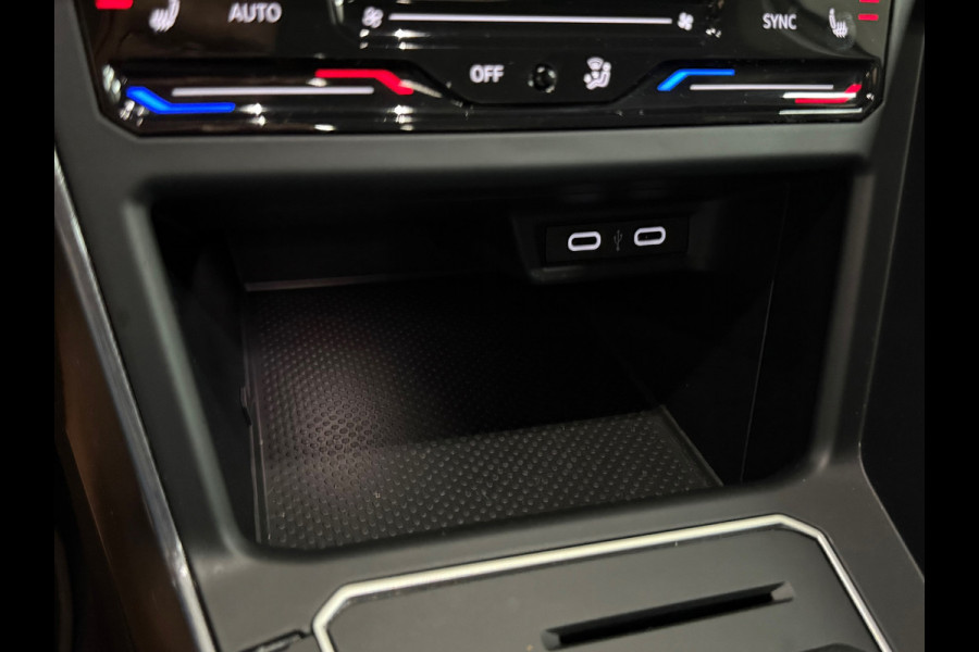 Volkswagen Polo 1.0 TSI Style Black Edition Business | Matrix LED | IQ.Light |CarPlay | Stoelverwarming | ACC | Camera | Trekhaak