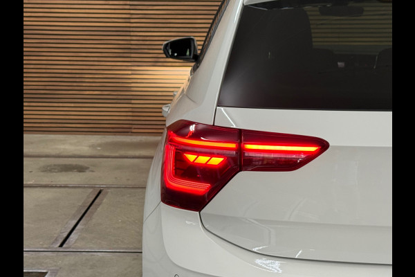 Volkswagen Polo 1.0 TSI Style Black Edition Business | Matrix LED | IQ.Light |CarPlay | Stoelverwarming | ACC | Camera | Trekhaak