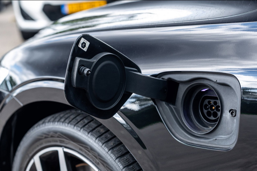 Volvo S60 2.0 Recharge T6 AWD R-Design Panoramadak I Camera I Memory I Leder I Adaptive Cruise I Pilot Assist