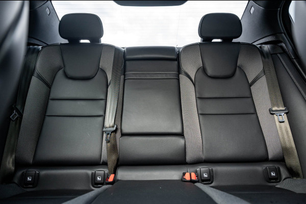 Volvo S60 2.0 Recharge T6 AWD R-Design Panoramadak I Camera I Memory I Leder I Adaptive Cruise I Pilot Assist