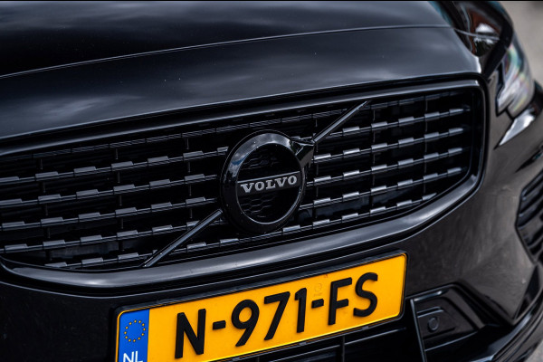 Volvo S60 2.0 Recharge T6 AWD R-Design Panoramadak I Camera I Memory I Leder I Adaptive Cruise I Pilot Assist