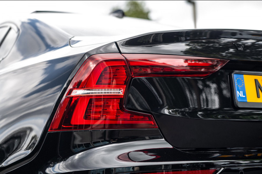 Volvo S60 2.0 Recharge T6 AWD R-Design Panoramadak I Camera I Memory I Leder I Adaptive Cruise I Pilot Assist