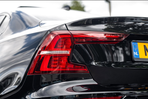 Volvo S60 2.0 Recharge T6 AWD R-Design Panoramadak I Camera I Memory I Leder I Adaptive Cruise I Pilot Assist