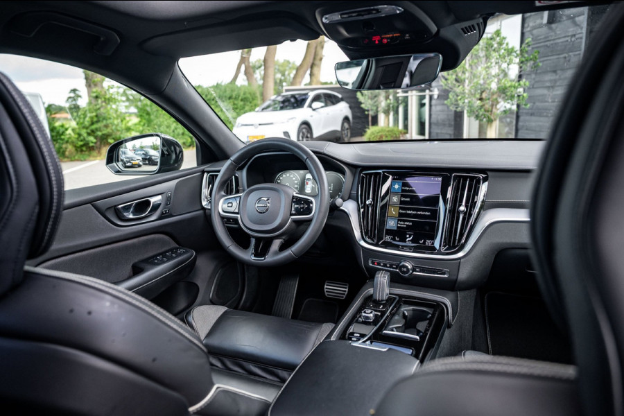 Volvo S60 2.0 Recharge T6 AWD R-Design Panoramadak I Camera I Memory I Leder I Adaptive Cruise I Pilot Assist