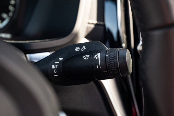 Volvo S60 2.0 Recharge T6 AWD R-Design Panoramadak I Camera I Memory I Leder I Adaptive Cruise I Pilot Assist