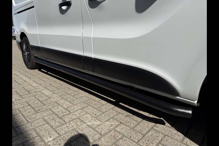 Renault Trafic 2.0 dCi 120pk T29 L2H1 Comfort / vaste prijs rijklaar € 19.950 ex btw / euro 6 / bpm vrij / lease vanaf € 336 / airco / cruise / navi / camera / lichtmetalen velgen / nieuwe koppeling !
