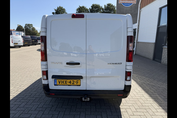 Renault Trafic 2.0 dCi 120pk T29 L2H1 Comfort / vaste prijs rijklaar € 19.950 ex btw / euro 6 / bpm vrij / lease vanaf € 336 / airco / cruise / navi / camera / lichtmetalen velgen / nieuwe koppeling !