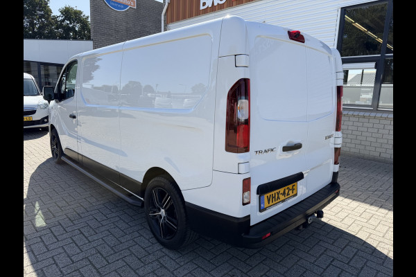 Renault Trafic 2.0 dCi 120pk T29 L2H1 Comfort / vaste prijs rijklaar € 19.950 ex btw / euro 6 / bpm vrij / lease vanaf € 336 / airco / cruise / navi / camera / lichtmetalen velgen / nieuwe koppeling !
