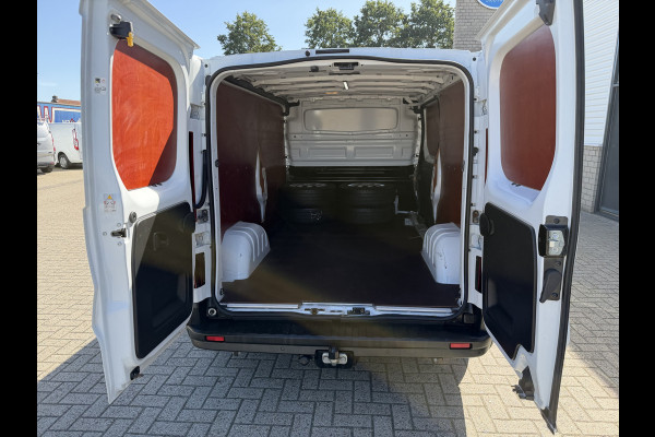Renault Trafic 2.0 dCi 120pk T29 L2H1 Comfort / vaste prijs rijklaar € 19.950 ex btw / euro 6 / bpm vrij / lease vanaf € 336 / airco / cruise / navi / camera / lichtmetalen velgen / nieuwe koppeling !