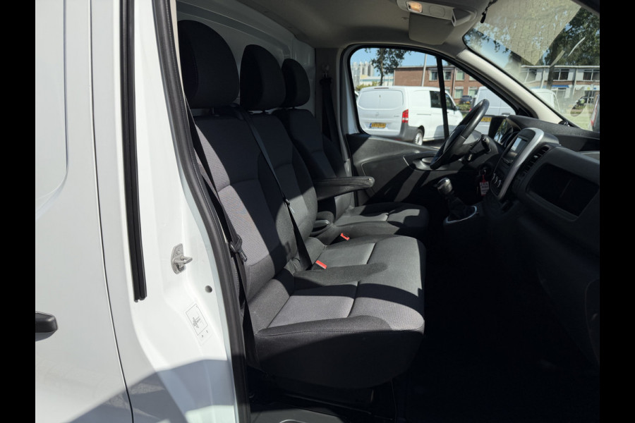 Renault Trafic 2.0 dCi 120pk T29 L2H1 Comfort / vaste prijs rijklaar € 19.950 ex btw / euro 6 / bpm vrij / lease vanaf € 336 / airco / cruise / navi / camera / lichtmetalen velgen / nieuwe koppeling !