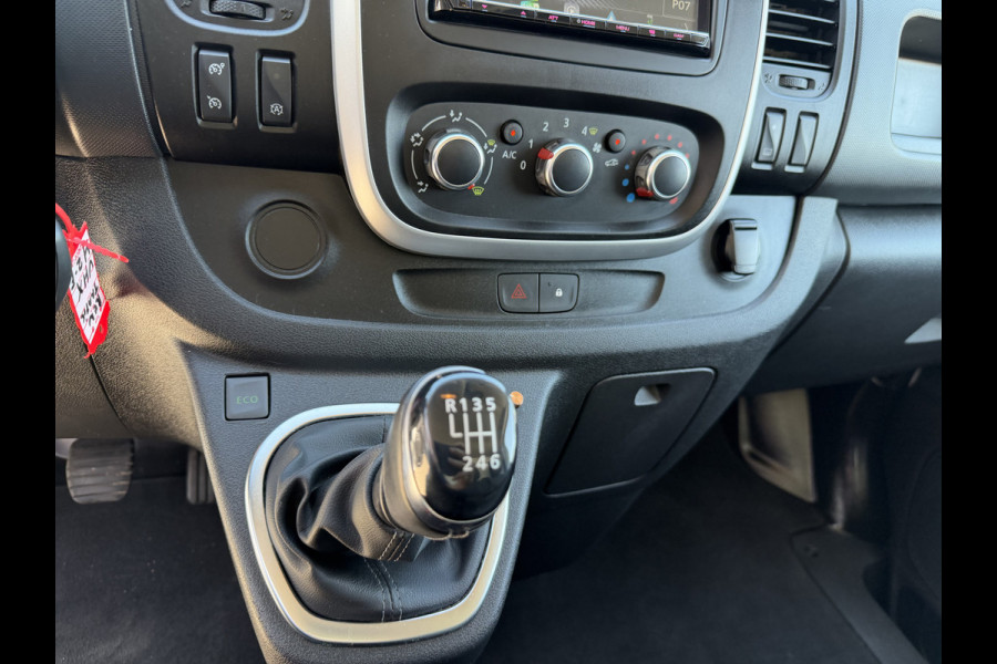 Renault Trafic 2.0 dCi 120pk T29 L2H1 Comfort / vaste prijs rijklaar € 19.950 ex btw / euro 6 / bpm vrij / lease vanaf € 336 / airco / cruise / navi / camera / lichtmetalen velgen / nieuwe koppeling !