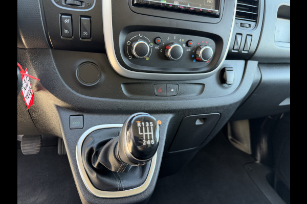 Renault Trafic 2.0 dCi 120pk T29 L2H1 Comfort / vaste prijs rijklaar € 19.950 ex btw / euro 6 / bpm vrij / lease vanaf € 336 / airco / cruise / navi / camera / lichtmetalen velgen / nieuwe koppeling !