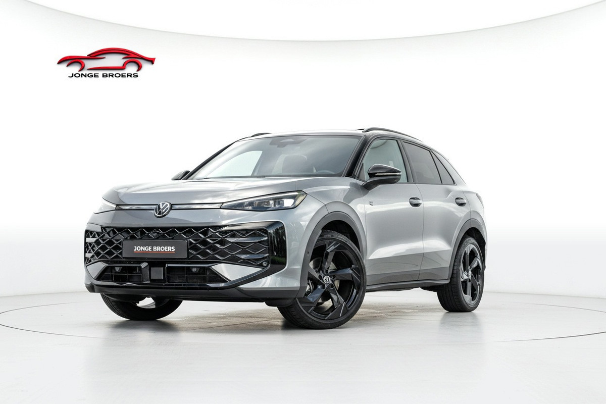Volkswagen T-Roc 1.5 eTsi R-Line First Edition Pano/360/Trekhaak/HUD