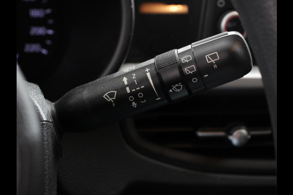Kia Picanto 1.0 CVVT ComfortPlusLine Navigator Navigatie Lichtmetalen velgen Elektrische ramen Airco Camera Apple Carplay/ Android Auto