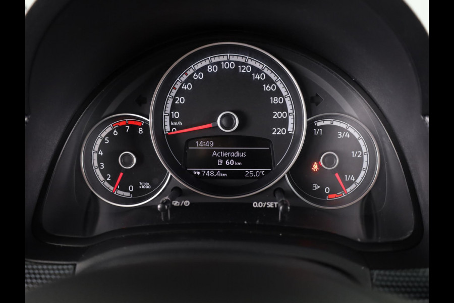 Volkswagen up! 1.0 Move 65pk | Arconditioning (automatisch) | Stoelverwarming | Verwarmbare voorstoelen | Achteruitrij camera