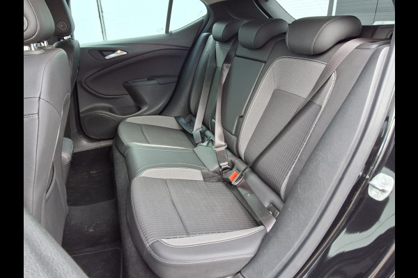 Opel Astra 1.2 Business Edition Navi Camera Sportzetels Black magic