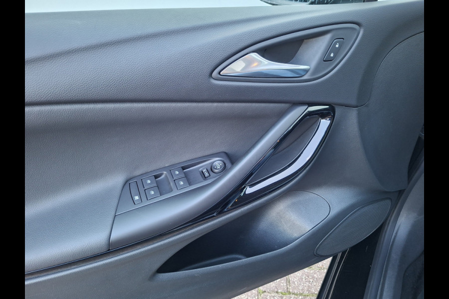 Opel Astra 1.2 Business Edition Navi Camera Sportzetels Black magic