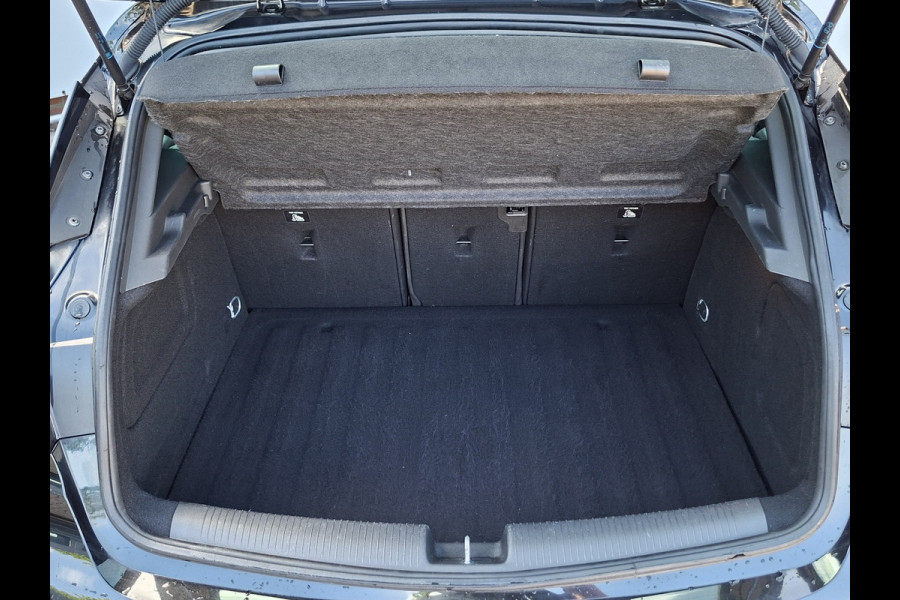 Opel Astra 1.2 Business Edition Navi Camera Sportzetels Black magic