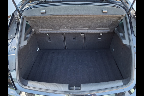 Opel Astra 1.2 Business Edition Navi Camera Sportzetels Black magic