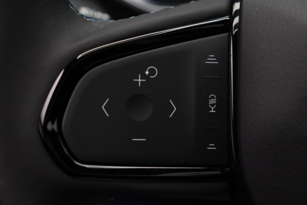 Lynk & Co 01 1.5 261PK Plug-in Hybrid* Zwarte Hemel* Trekhaak* 360° Camera* Pano/dak Apple/Carplay Adaptive/Cruise